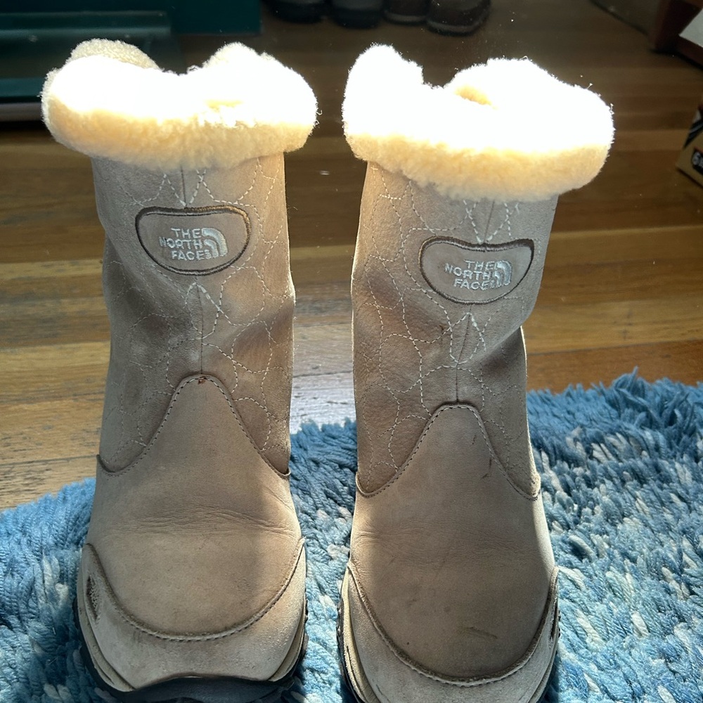 North face Primaloft women’s boots